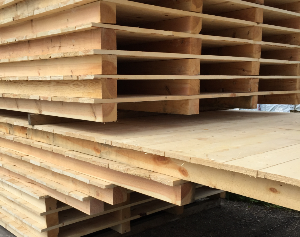 Speciallavede paller, produceret efter mål.